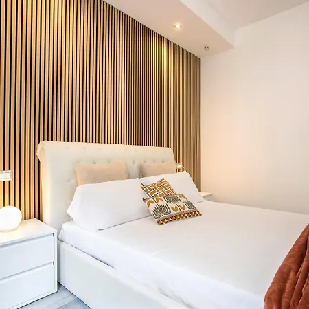 Apartment Domus White