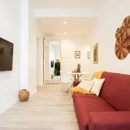 Domus White דירה *