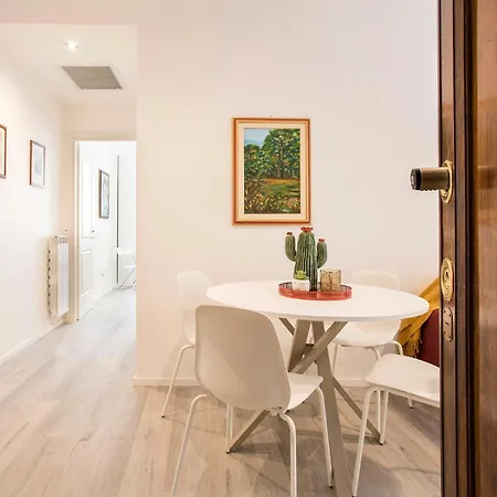 Domus White דירה *