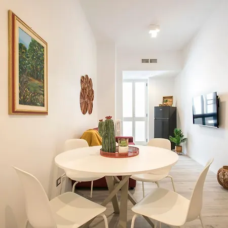 Apartment Domus White *